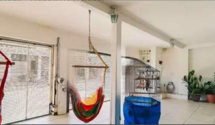 Casa à venda no Super Quadra Morumbi com 255m² 3 dormitórios 1 suíte 3 banheiros 3 vagas