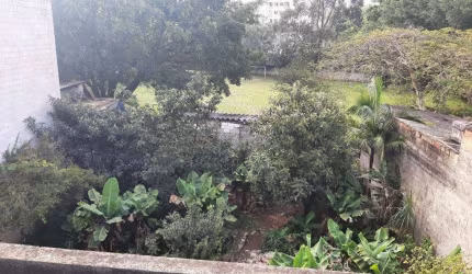 Sobrado com 2 casas à venda na Vila Baby com 600m² 3 dormitórios 3 banheiros 2 vagas.