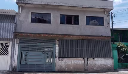 Casa com terreno de 10x30 Três casas no quintal água e luz independente,quintal grande e amplo E nos