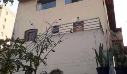 Casa com 550m e 4 quartos na Vila das Belezas