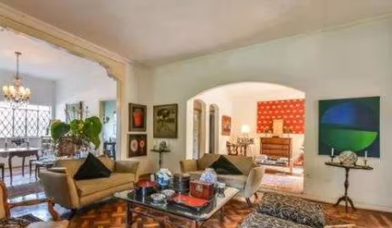 Casa à venda na Vila Madalena com 350m² 4 dormitórios 4 banheiros 4 vagas.