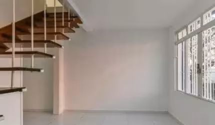 Casa com 3 quartos e 2 vagas na Lapa