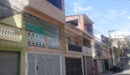 Sobrado com três andares Flor da Cantareira