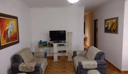 Terreno com 5  Casas com 330m² de área total na Região Vila Euthalia.