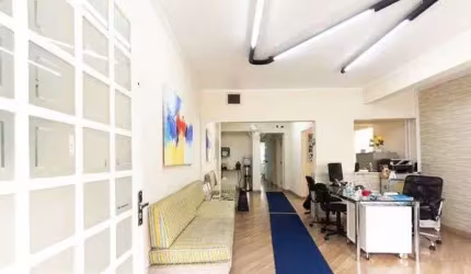 Casa com 3 dorms, 1 suíte e 5 vagas na Vila Conceição