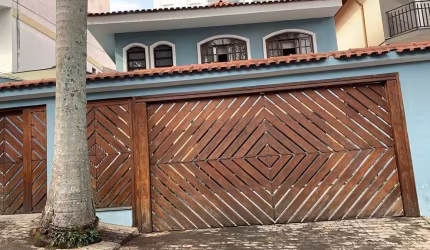 Casa para venda no Morumbi, 325 metros com 3 dormitórios e 8 vagas