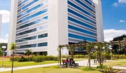 Conjunto comercial 2.844m² no Jardim Sao Luis com mais de 100 lojas 28 vagas e 24banheiros