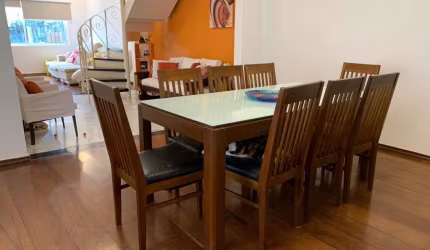 Casa à venda 255m² sendo 4 dormirórios  5 banheiros 1 suíte 3 vagas  Água Branca