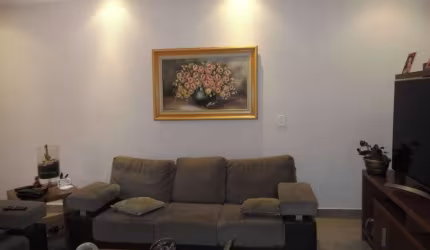 Excelente sobrado a venda com 3 dormrs/ 2 Suites. A 3 minutos do centro de Poá.
