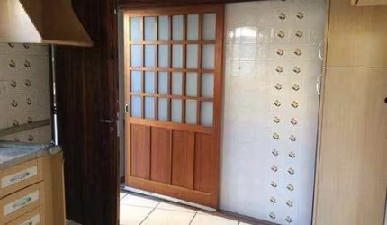 Imperdível à venda 2 Imóveis em Santa Terezinha, 1 Sobrado com garagem, 1 casa com vaga de garagem
