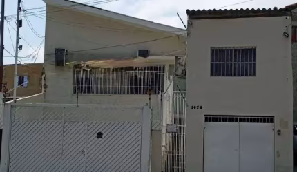 Casa com 4 dormitórios - sendo 1 suíte - Localizado Próximo ao Metrô Campo Limpo