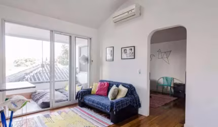 Casa de Vila Pinheiros | 86m² | A três minutos do Shopping Eldorado