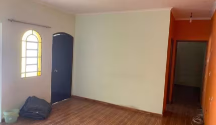 Casa à venda 250m² 2 dormitórios, 2 vagas no Jardim Rubio