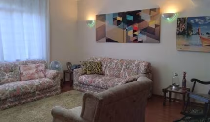 Sobrado à venda no Jardim São Luís com 270m² 4 dormitórios 2 suítes  5 banheiros 4 vagas.