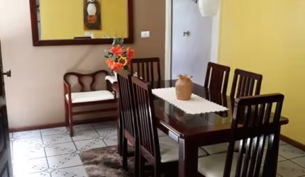 Sobrado com 2 dormitórios em Jardim Anhanguera.