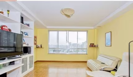 Cobertura no Condomínio Maria Hercília com 620m² 3 suítes  4 banheiros 2 vagas.
