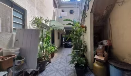 Sobrado à venda no Jardim Planalto com 260m² 3 dormitórios 2 banheiros 3 vagas