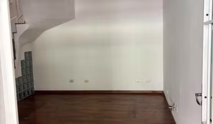 Sobrado á venda no Tucuruvi, 98m², 2 suítes e 2 vagas.