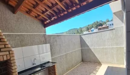 Sobrado á venda em Caieiras, 102m², 3 dormitórios e 3 vagas de garagem