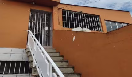Casa Térrea , 2 quartos,2 banheiros, vaga coberta