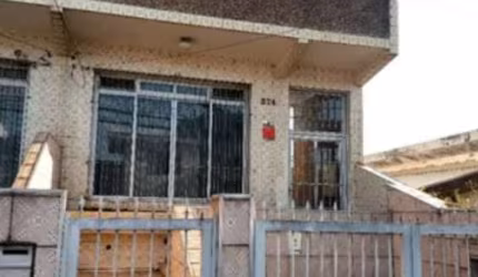 Sobrado à venda no Jardim Maringá com 240m² 3 dormitórios 1 suíte 3 banheiros 6 vagas