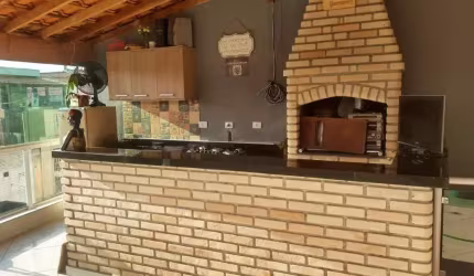 Sobrado em Bairros dos Casa, 184m², 2 dormitórios.