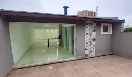 Cobertura com 4 dormitórios, sendo 3 suítes, churrasqueira, 2 vagas e elevador.