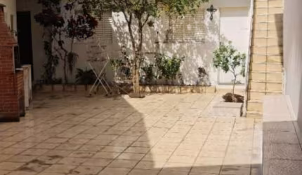 Casa espaçosa à venda no Jardim Itapura