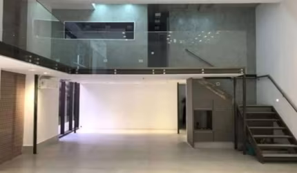 Sala Comercial à venda no Edifício New Worker Tower no Várzea da Barra Funda com 190m² 4 vagas