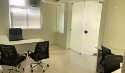 Sala Comercial no Edifício São Gabriel Itaim Bibi com 100m² 4 salas 2 banheiros