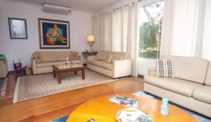 Casa à venda com 493m², 5 quartos e 5 vagas no Jardim São Bento
