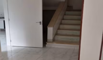 Casa à venda na Vila Mariana com 221m² 5 dormitórios 3 banheiros 2 vagas