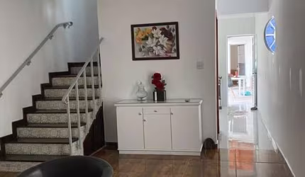 Casa à venda no Jardim Dom Bosco com 160m² 3 dormitórios 1 suíte 3 banheiros 2 vagas