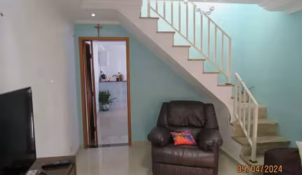 Sobrado a venda com 120m² sendo 02 dormitórios e 01 Vaga Sacomã