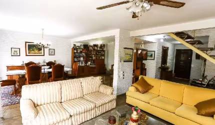 Casa à venda no Retiro Morumbi com 240m², 5 quartos e 4 vagas
