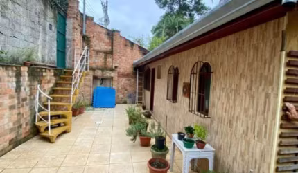 Chácara à venda no Horto Florestal com 150m² com 2 dormitórios 2 banheiros 4 vagas