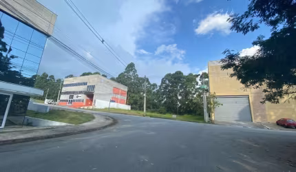 EXCELENTE TERRENO EM CONDOMINIO EM FRENTE RAPOSO TAVARES