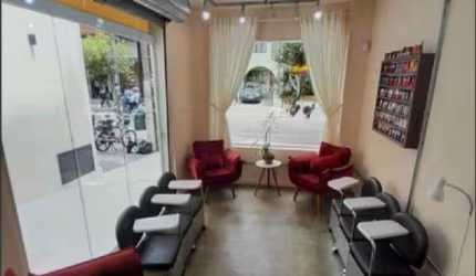 Casa Residência e Comercial à venda em Pinheiros com 200m²