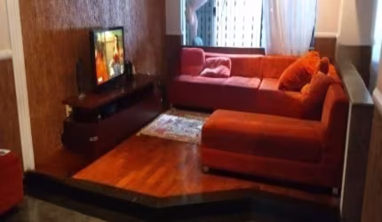 Sobrado em Vila Califórnia, 400m², 5 dormitórios, 8 vagas.