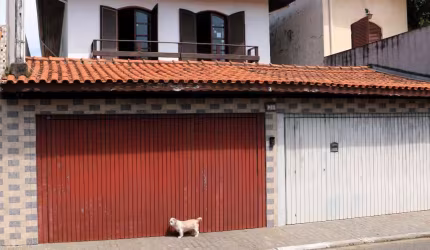 Casa com 255m² em Veleiros | 3 Quartos (1Suíte) | 4 Vagas | Não Geminada