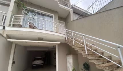 Sobrado em Vila Dom Pedro II, 205m², 3 Dormitórios.