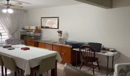 Sobrado à venda em Vila Cordeiro com 200m² 3 dormitórios 4 banheiros 5 vagas