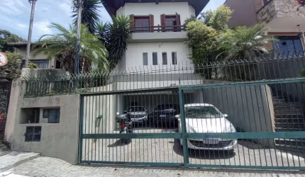 Casa Espaçosa e Luxuosa na Vila Tramontano, São Paulo - 6 Quartos, 2 Suítes, 6 Banheiros, 4 Vagas de Garagem - Imperdível!