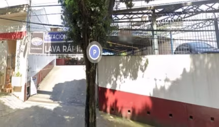 Ampla área de galpão comercial na Rua Tanabi - Espaço perfeito para o seu negócio!