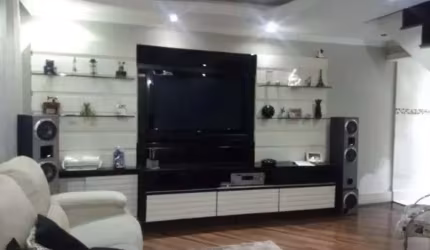 Casa à venda no Taboão com 270m² 2 dormitórios 5 banheiros 2 vagas