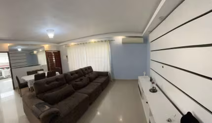 Sobrado à venda 400m²  4 dormitórios 4 suítes 5 banheiros 3 vagas de garagem Tatuapé
