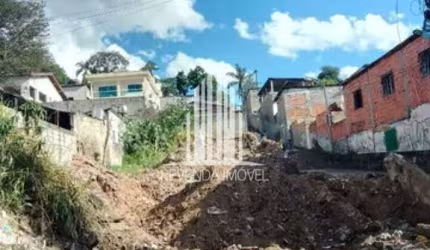 Terreno à venda na Chácara Nani com 322m²