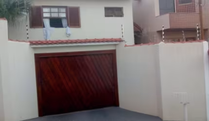 Casa  á venda  em Guarulhos, ótimo preço com piscina e 8 vagas