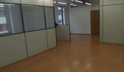 Conjunto comercial com 2 quartos e 3 vagas no Brooklin