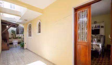Sobrado à venda na Vila Dom Pedro I